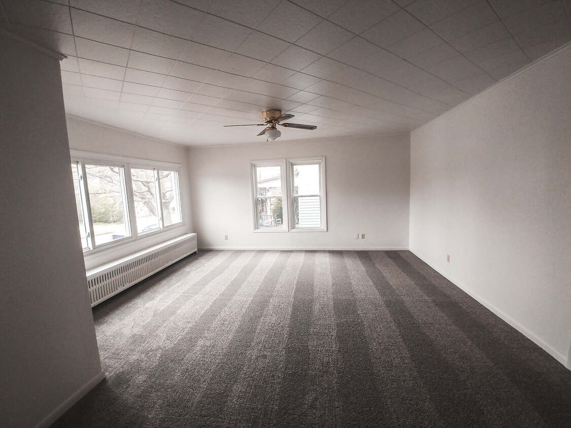 Living Room - 2527 Reed St
