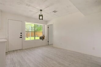 Building Photo - 7926 Windy Creek Dr