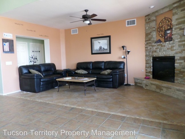 Building Photo - 10459 E Rita Ranch Crossing Cir
