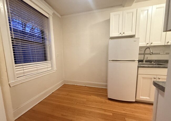 Foto del edificio - 394 Riverway