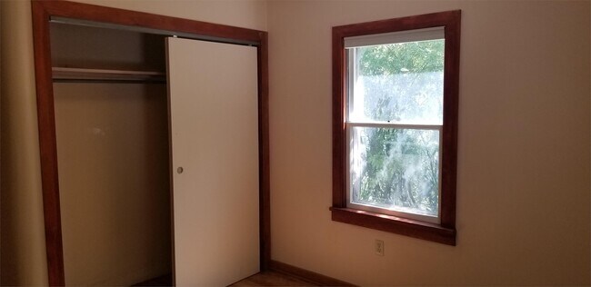 Building Photo - 1304 S Willson Ave