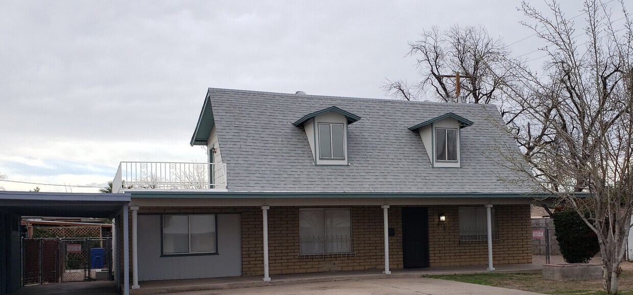 Foto principal - 616 E 3rd Ave