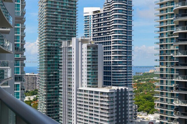 Building Photo - 1010 Brickell Ave