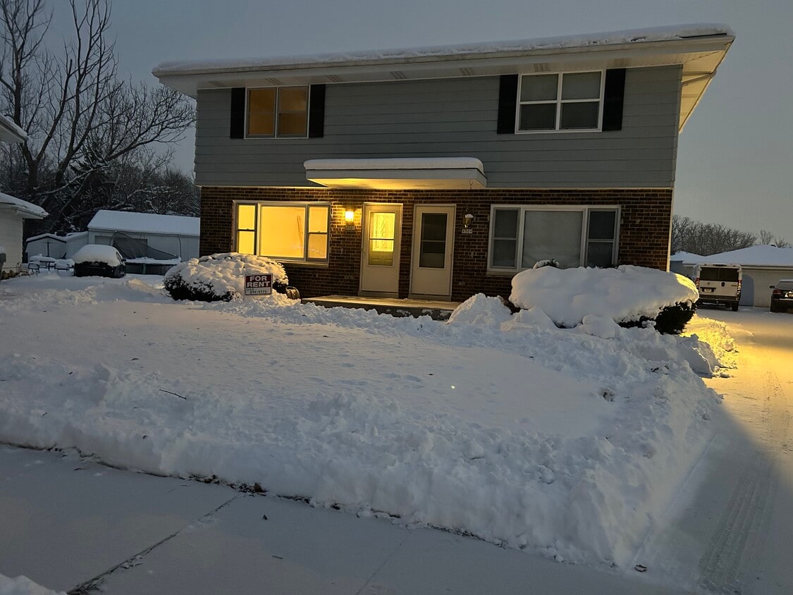 Foto principal - 9307 W Manor Ct