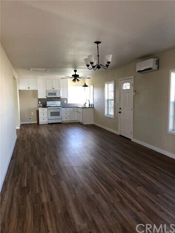 Building Photo - 3271 Vineland Ave