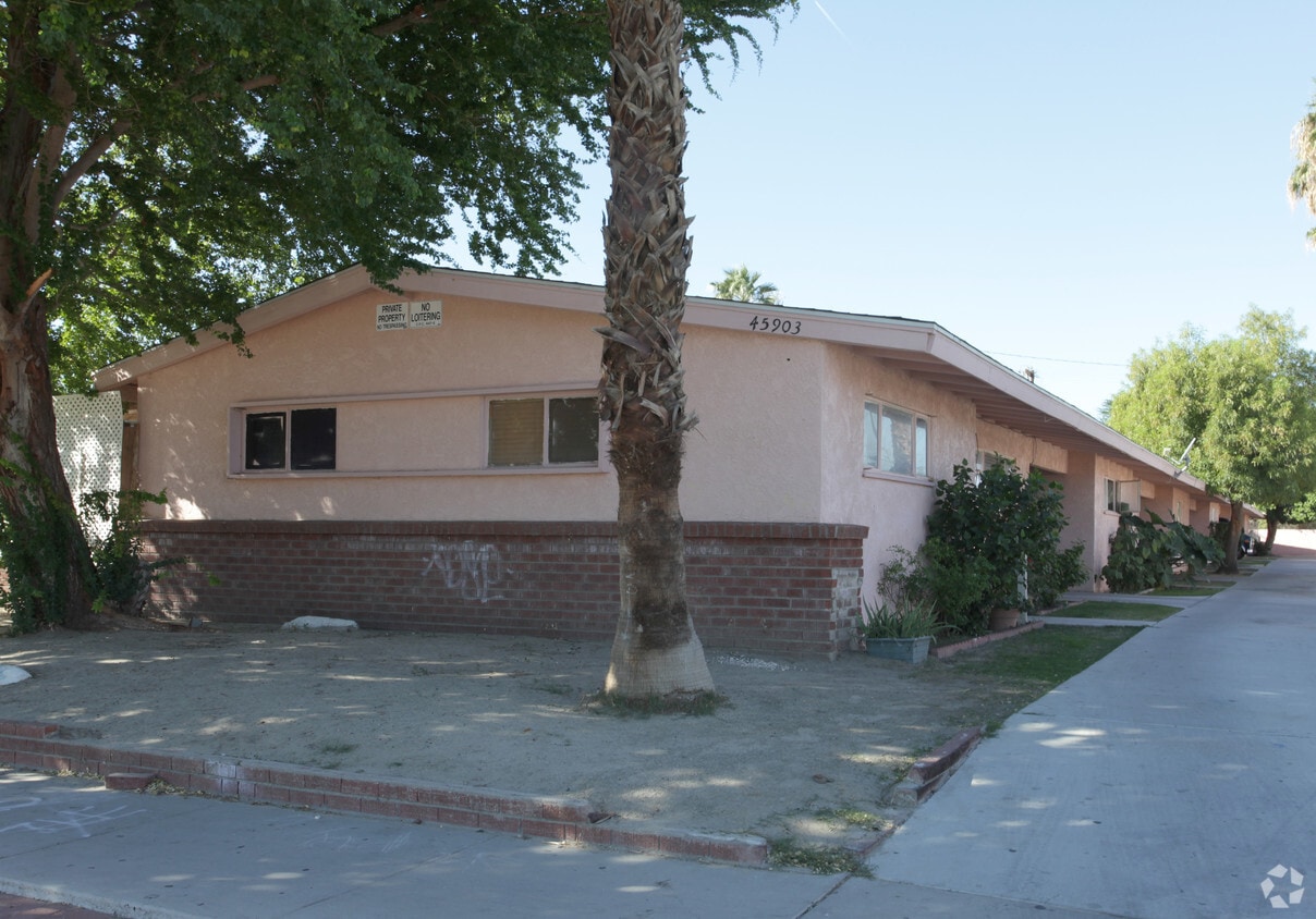 Building Photo - 45901-45903 Deglet Noor St