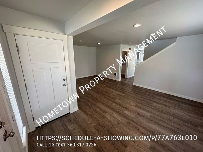 Foto del edificio - Available NOW!  3 Bedroom, 2.5 Bath Townhome.