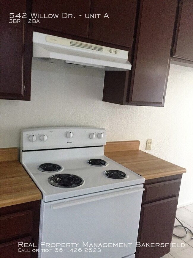 Building Photo - 542 Willow Dr Unit A