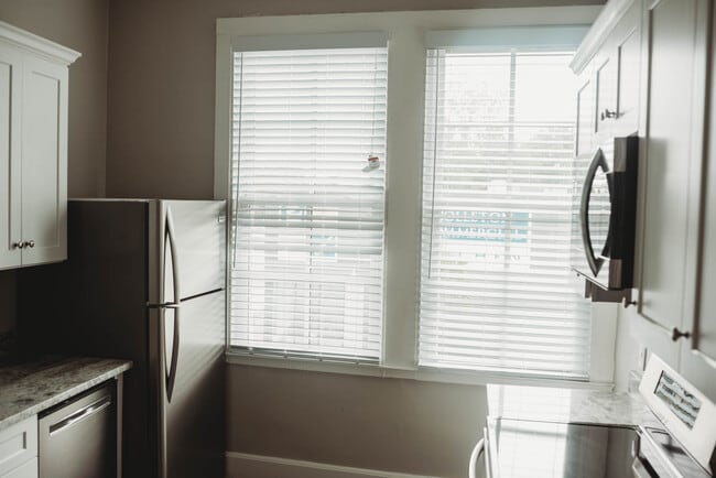 Building Photo - 529 Washington E St