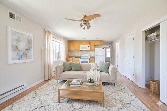 Building Photo - 1554 Beverly Rd