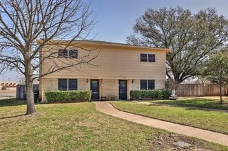 Building Photo - 4401 Altamesa Blvd