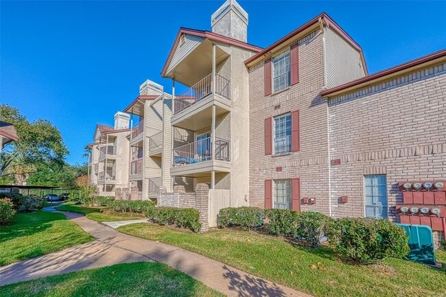 Building Photo - 2120 El Paseo St
