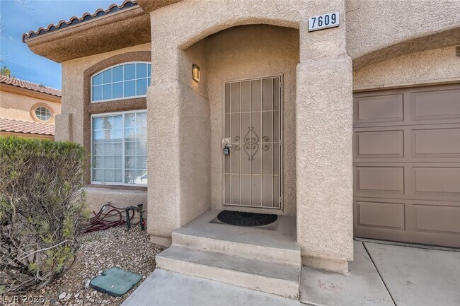 Building Photo - 7609 Almeria St