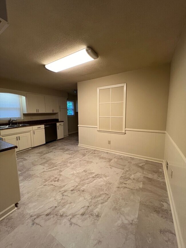 Foto del edificio - 138 Halsey Ave