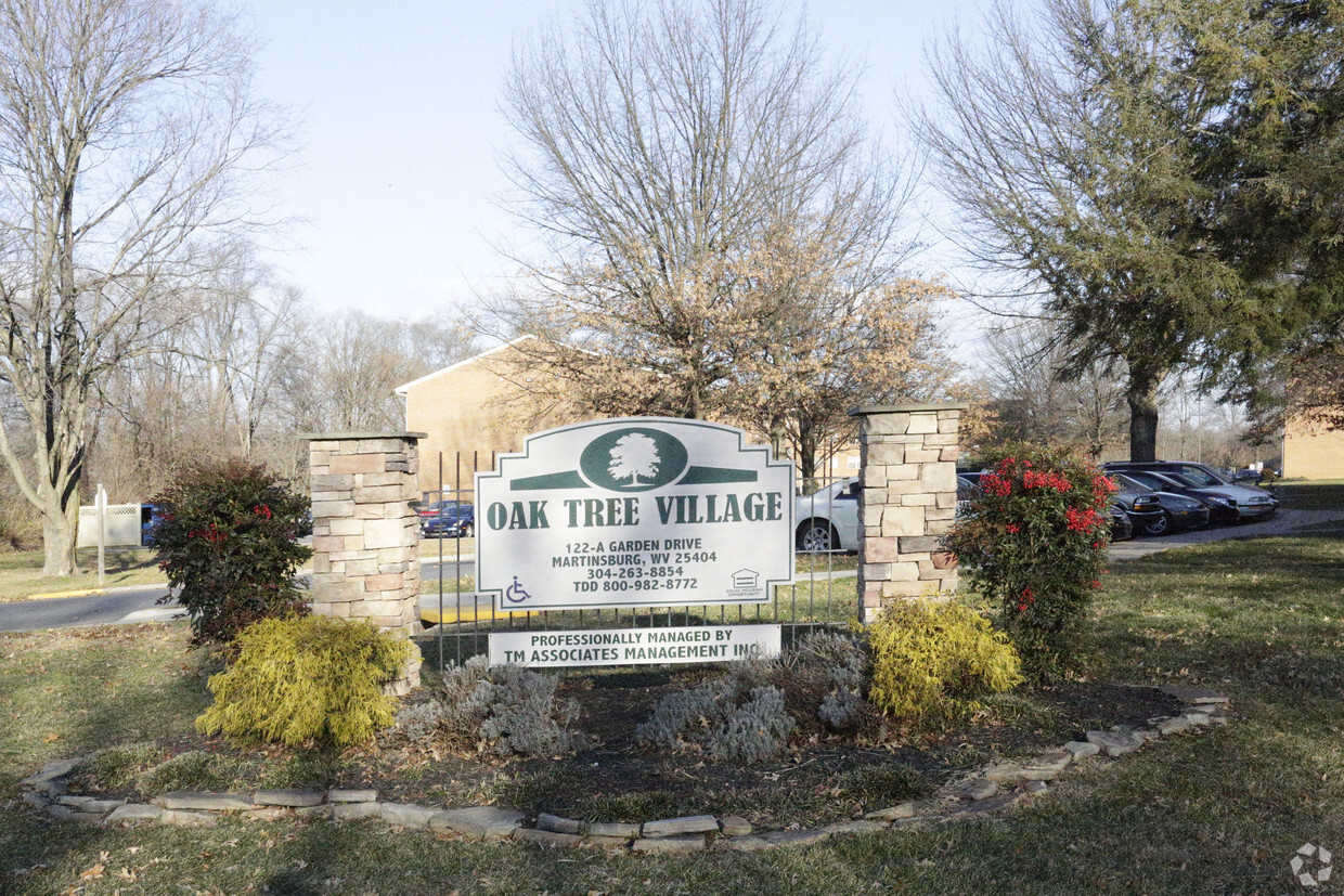 Primary Photo - Oak Tree Village Apartments