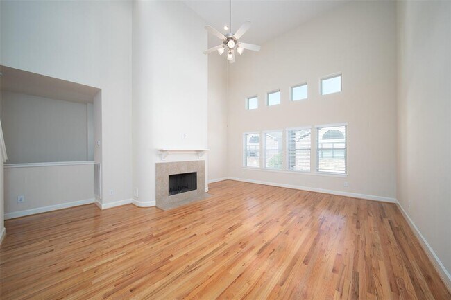 Building Photo - 3634 Main Plaza Dr