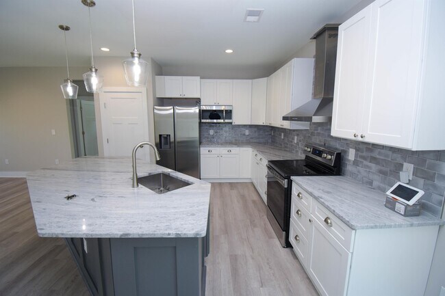 Photo - 729 Churchill Downs Dr House