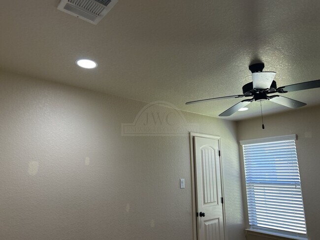 Building Photo - 5508 Settlers Ct