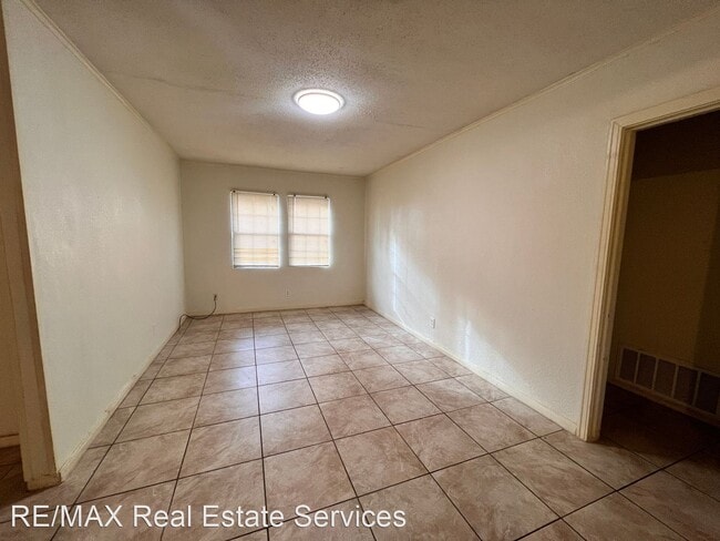 Building Photo - 2 br, 1 bath House - 1012 Wanda