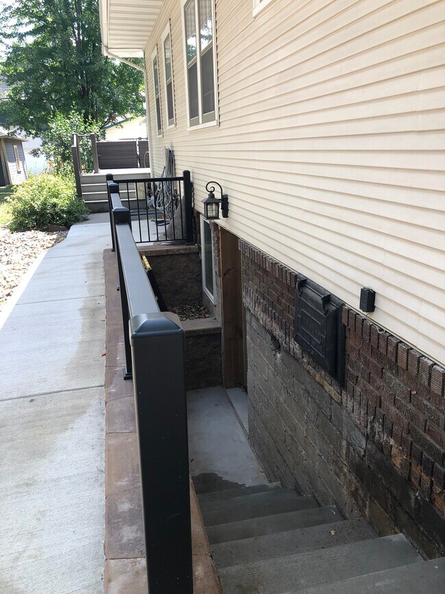 Foto del edificio - 998 Linwood Ave