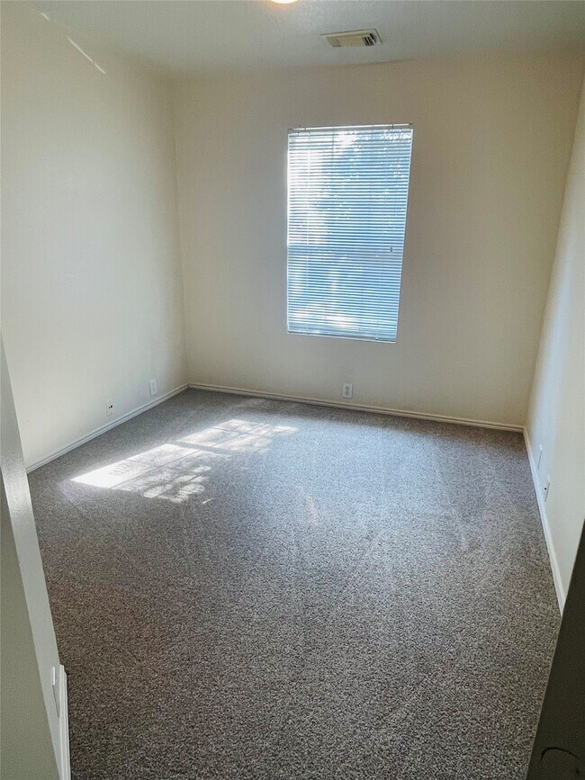 Building Photo - 23734 Pebworth Pl