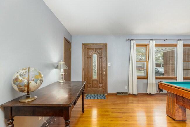 Building Photo - 507 Laurel Dr