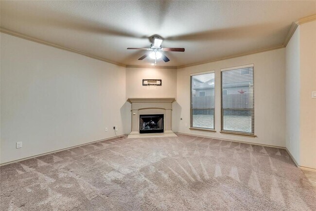 Foto del edificio - 15825 Carlton Oaks Dr