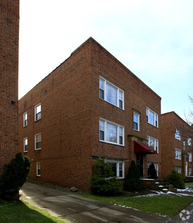 Photo - 2668-2672 Mayfield Rd Apartments