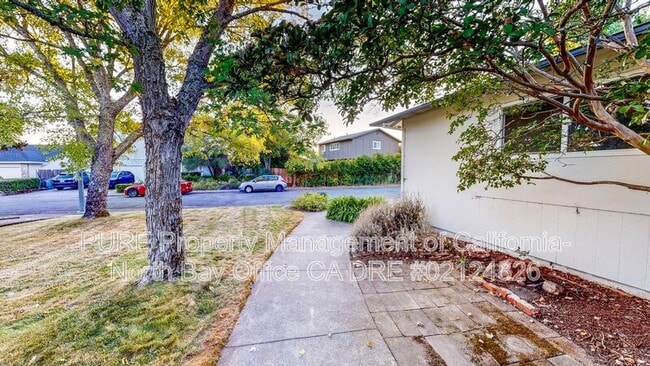Building Photo - 526 Emerald Park Ct