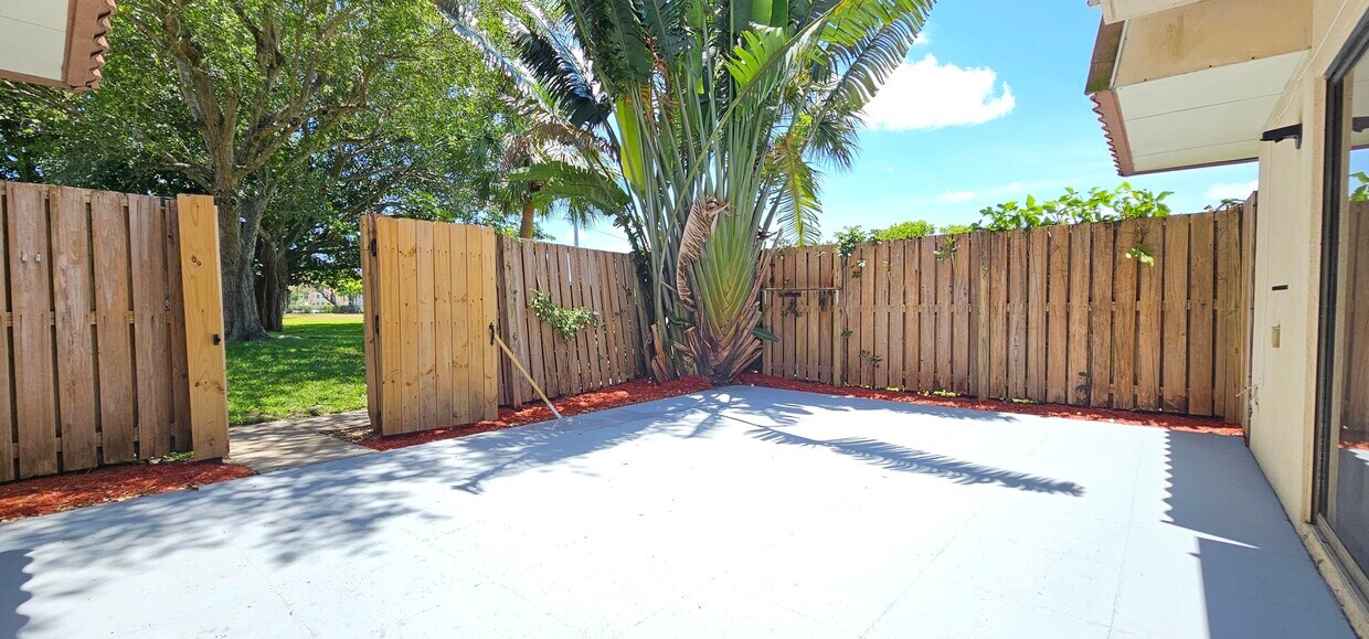 Foto principal - 539 Green Springs Pl