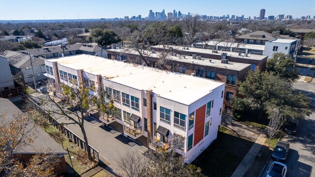 Foto del edificio - 2 Bed + Flex Room Option in East Dallas Townhome off Greenville Lakewood Neighborhood