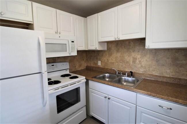 Foto del edificio - 3001 Bee Ridge Rd