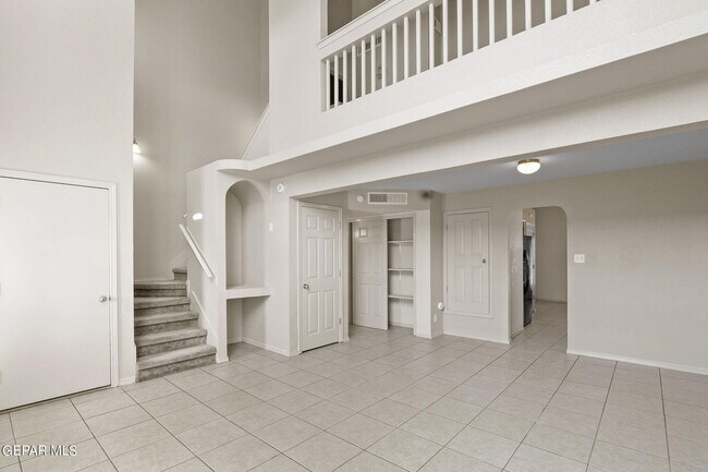 Foto del edificio - 12839 Hueco Hill Dr