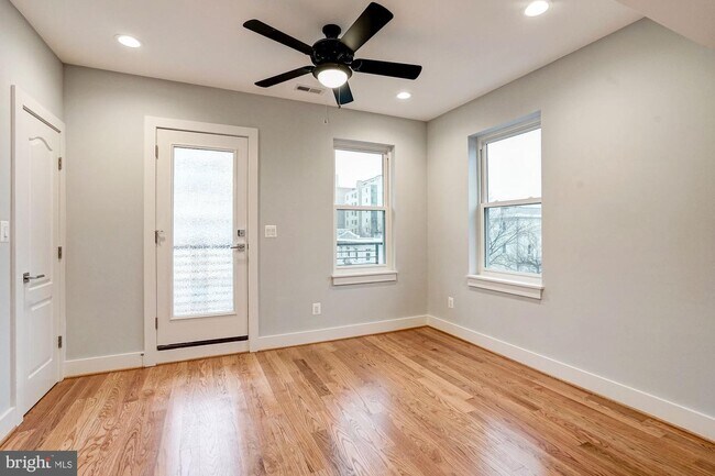 Foto del edificio - 1477 Girard St NW
