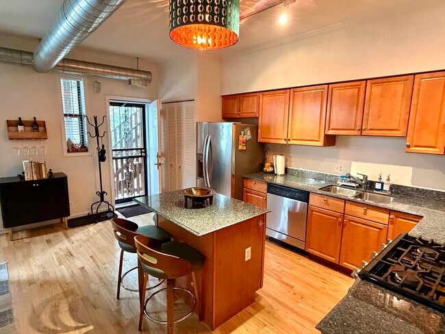 Foto del edificio - 1023 W Balmoral Ave