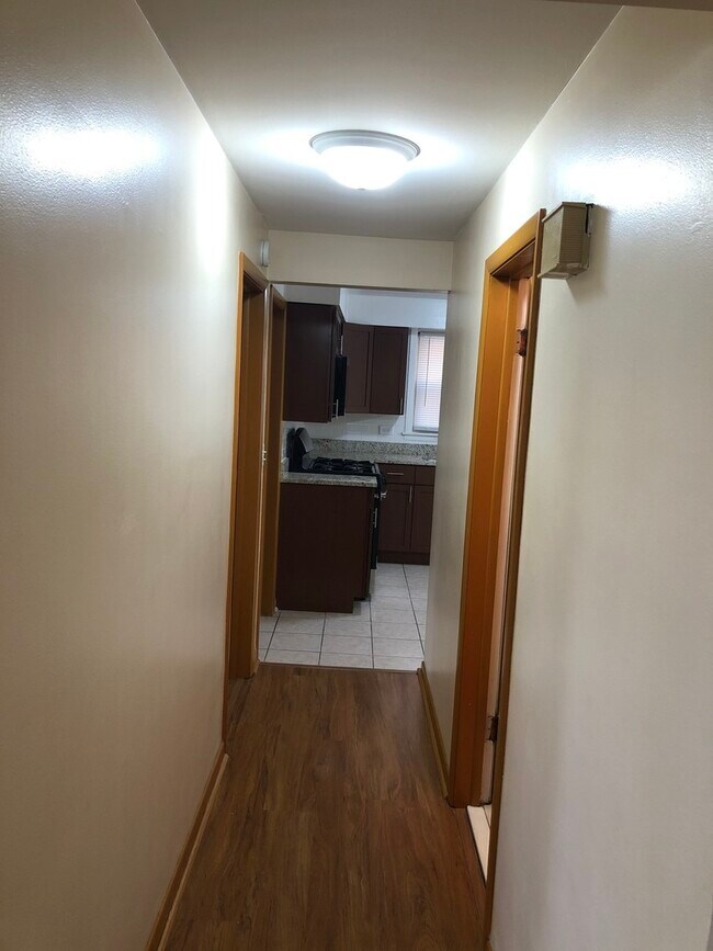 Foto del edificio - 5300 W Addison St
