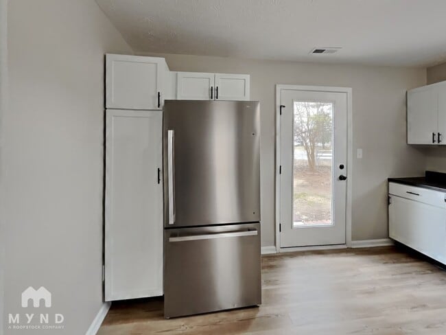 Building Photo - 4038 Gray Arbor Way