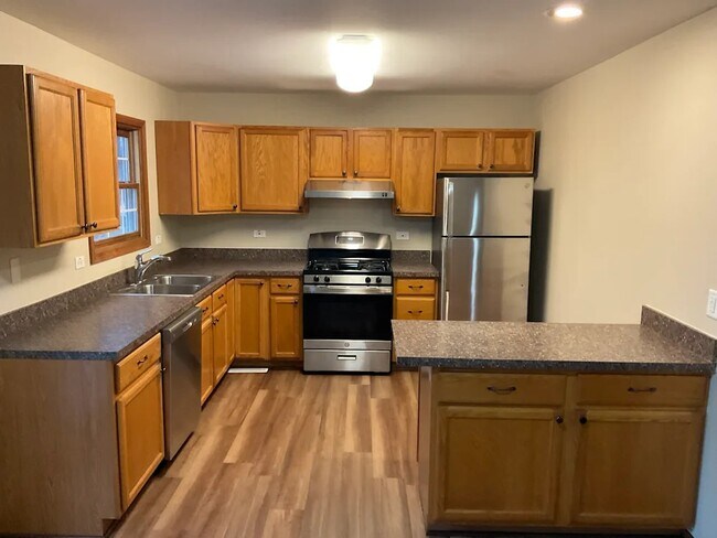 Foto del edificio - 6707 Rosebud Ave