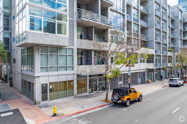 Entrance - Fahrenheit Lofts