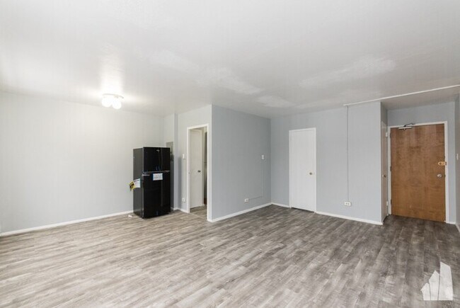 Foto del edificio - 7333 N Ridge Blvd