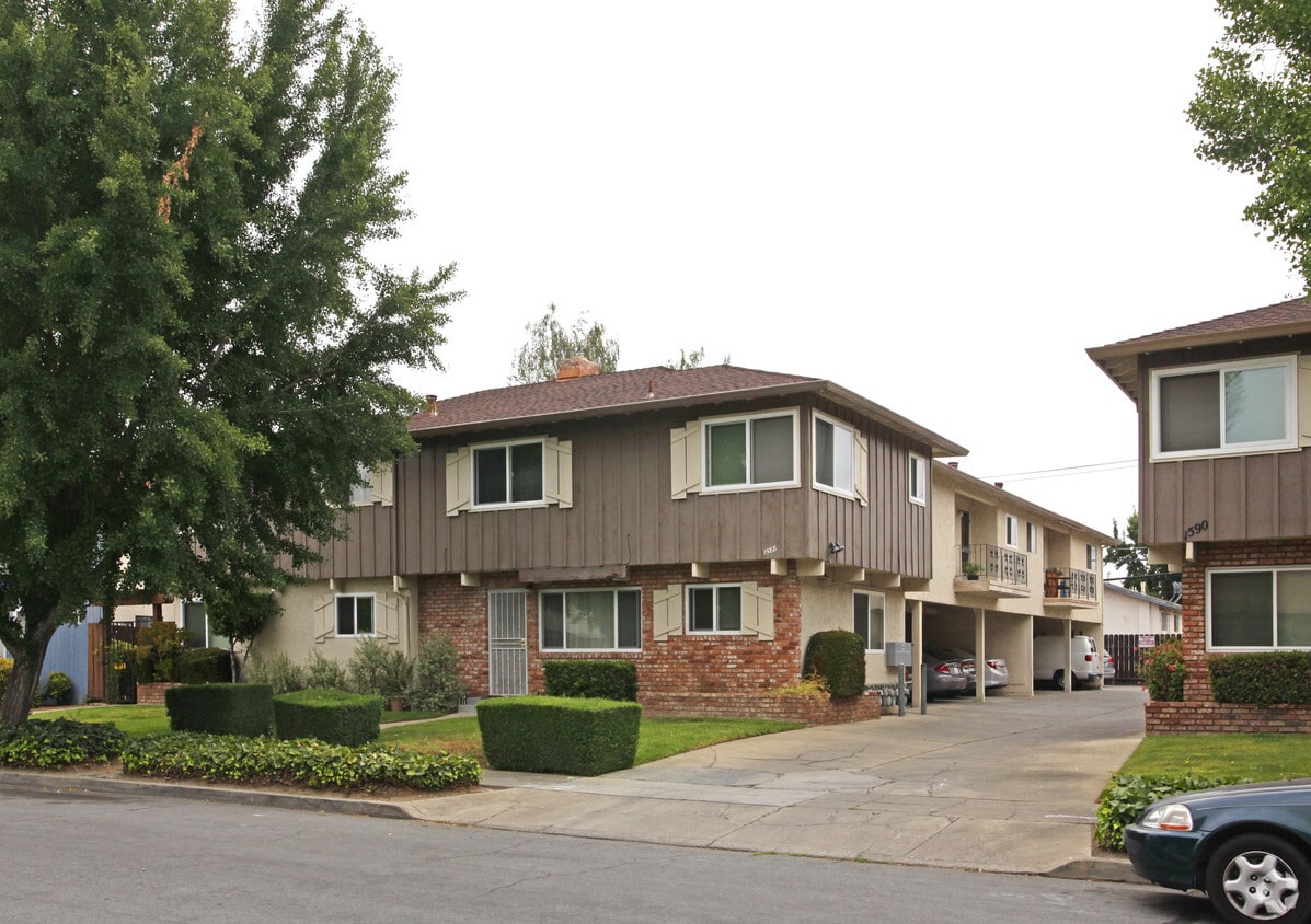 Primary Photo - 1588 Ontario Drive