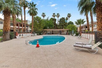 Building Photo - 350 E Desert Inn Rd