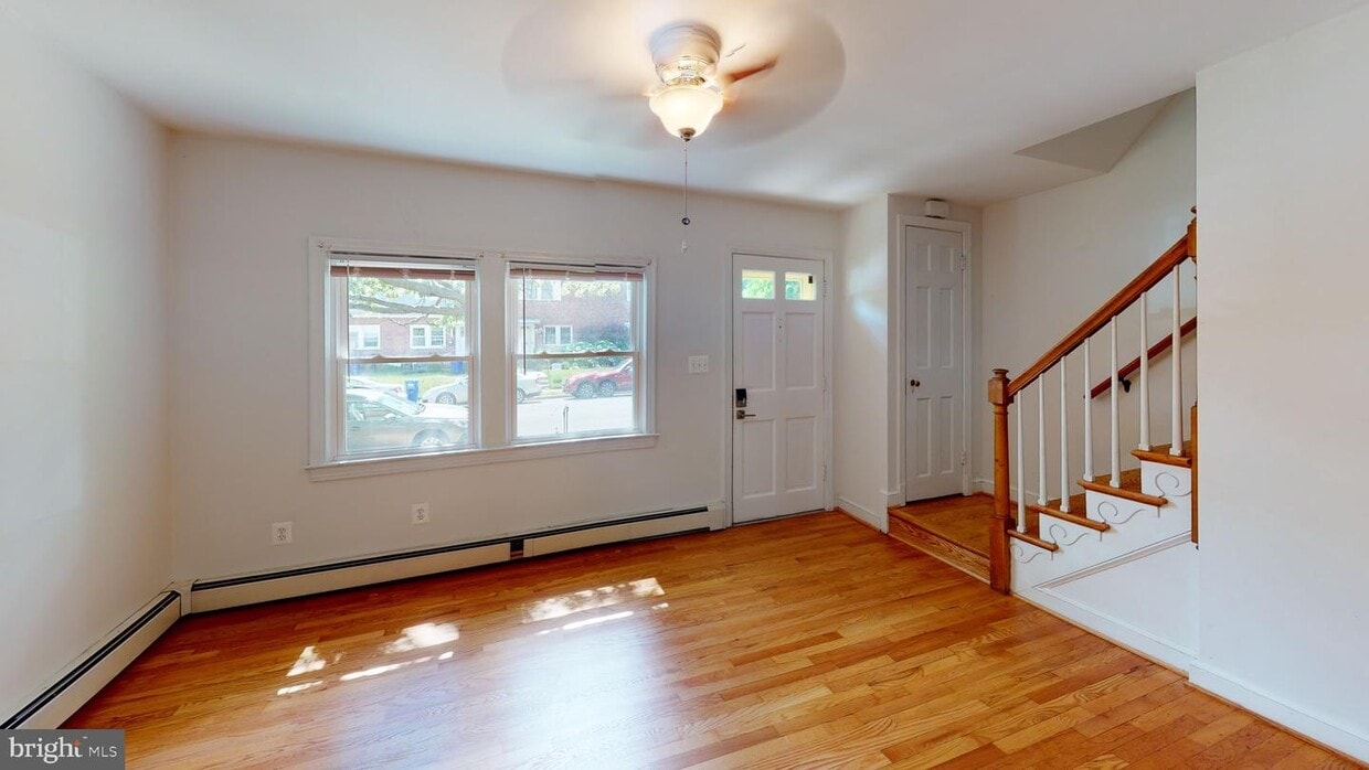 Primary Photo - 1049 N Monroe St