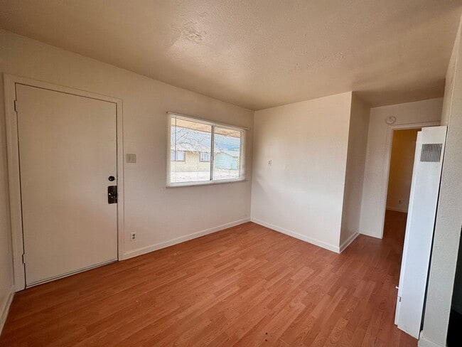 Foto del edificio - Cute 2 Bedroom Apartment!