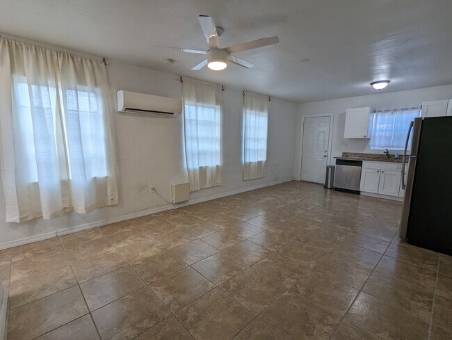 Foto del edificio - 411 S Albany Ave