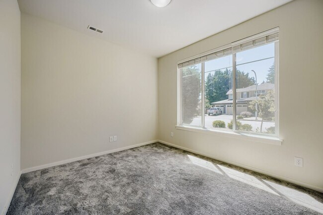 Foto del edificio - 4Bd/2.5Ba Renton Home