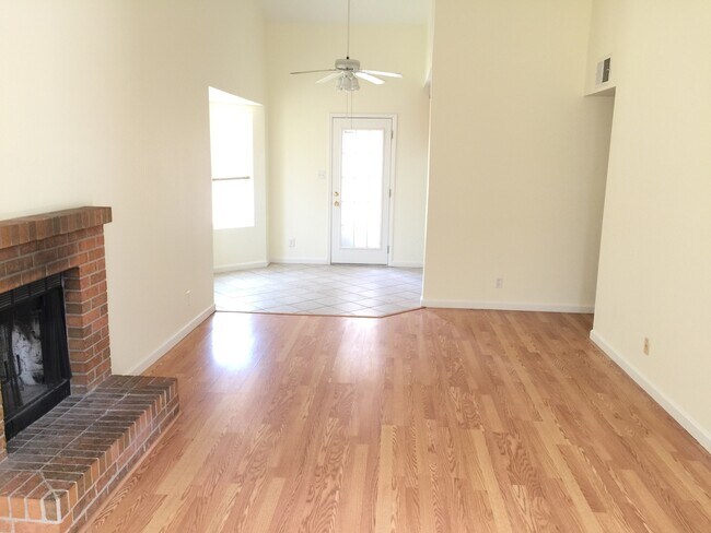 Foto del edificio - 6515 Azuelo Ave NW