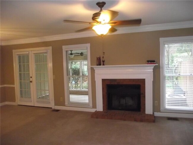 Building Photo - 3275 Hampton Green Way