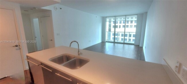 Foto del edificio - 500 Brickell Ave