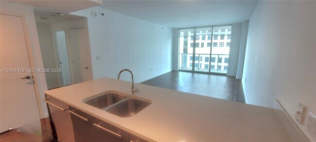 Building Photo - 500 Brickell Ave